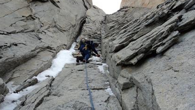 Escaladores chilenos buscarán doble récord mundial en Torres del Paine