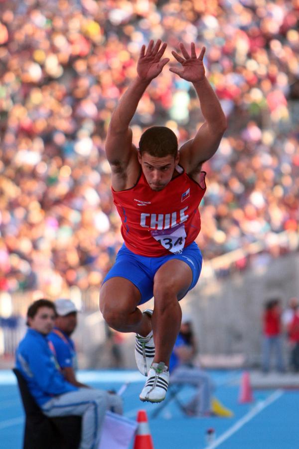 Álvaro Cortéz clasificó a la final del salto triple en el Mundial Junior de Atletismo