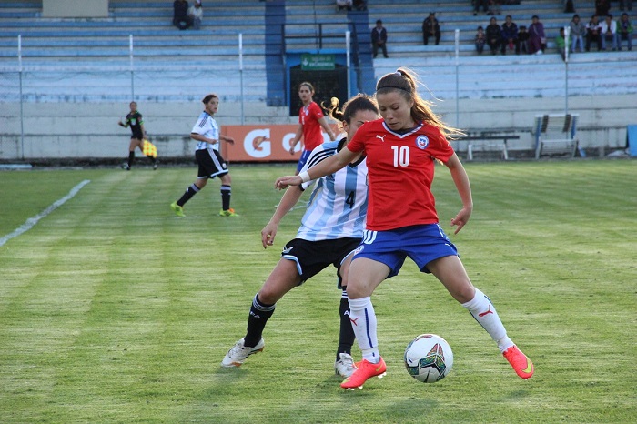 Chile derrotó a Argentina en su debut por la Copa América de Fútbol Femenino