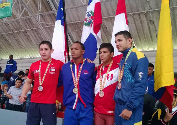 André Quispe obtuvo medalla de plata en el Sudamericano de Lucha