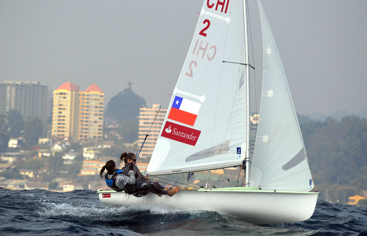 Chilenos suben en el ranking mundial de vela olímpica