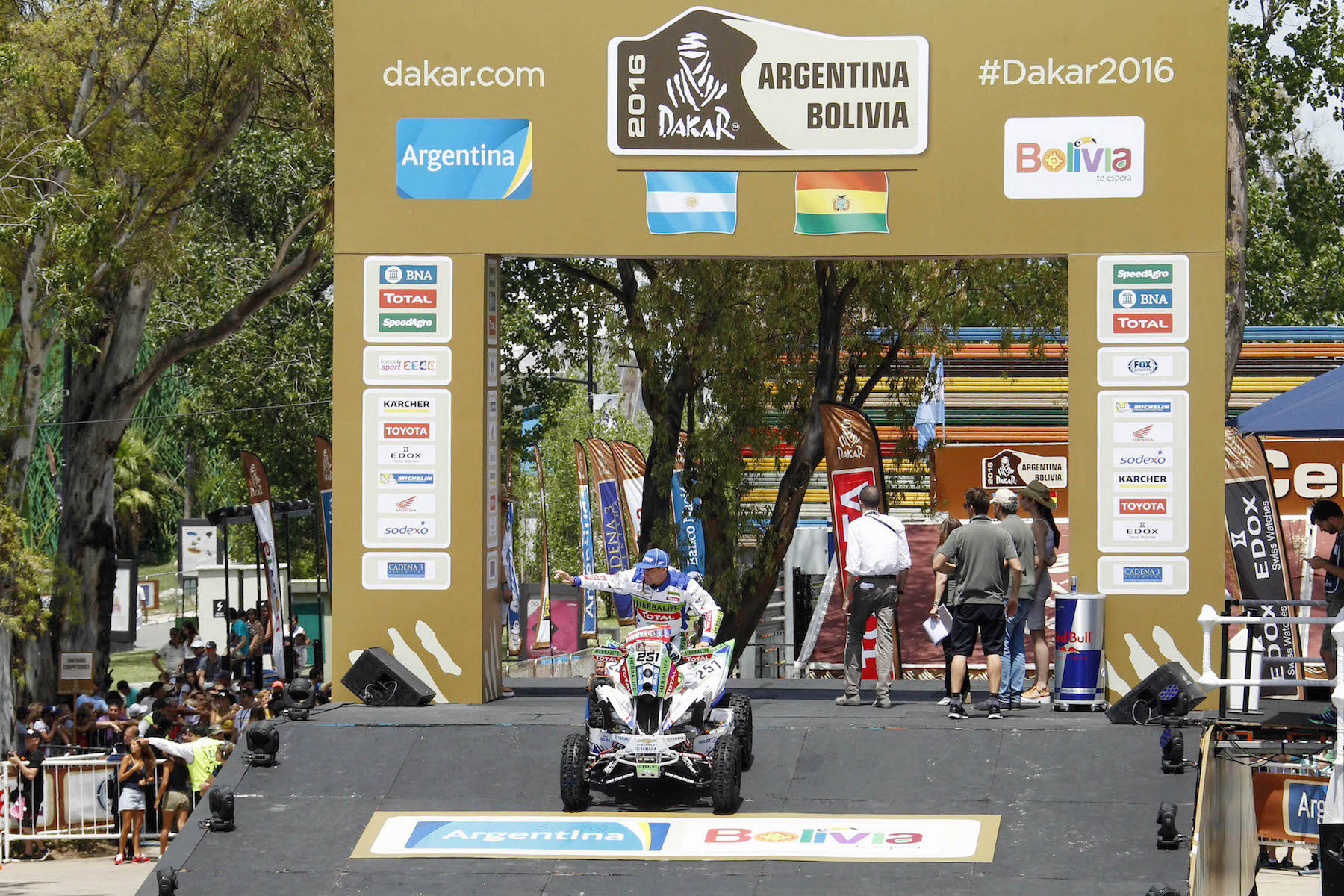 Triunfo de Casale marcó el prólogo del Dakar para los chilenos