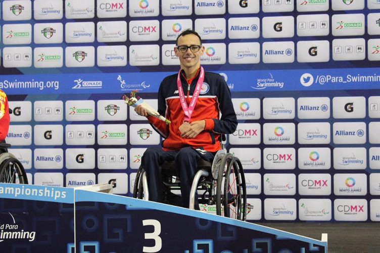 Alberto Abarza gana histórica medalla de bronce en el Mundial de Natación Paralímpica