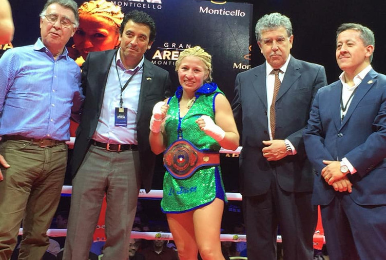 Isis Mascareña se quedó con el primer título chileno de boxeo femenino