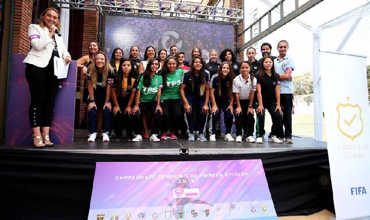 Este viernes se realizó el lanzamiento del Campeonato de Primera ...